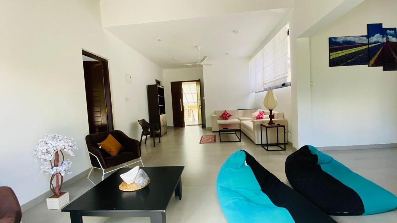 קנדי Travel Inn Deluxe Anniewatta מראה חיצוני תמונה