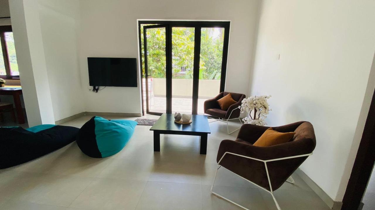 קנדי Travel Inn Deluxe Anniewatta מראה חיצוני תמונה