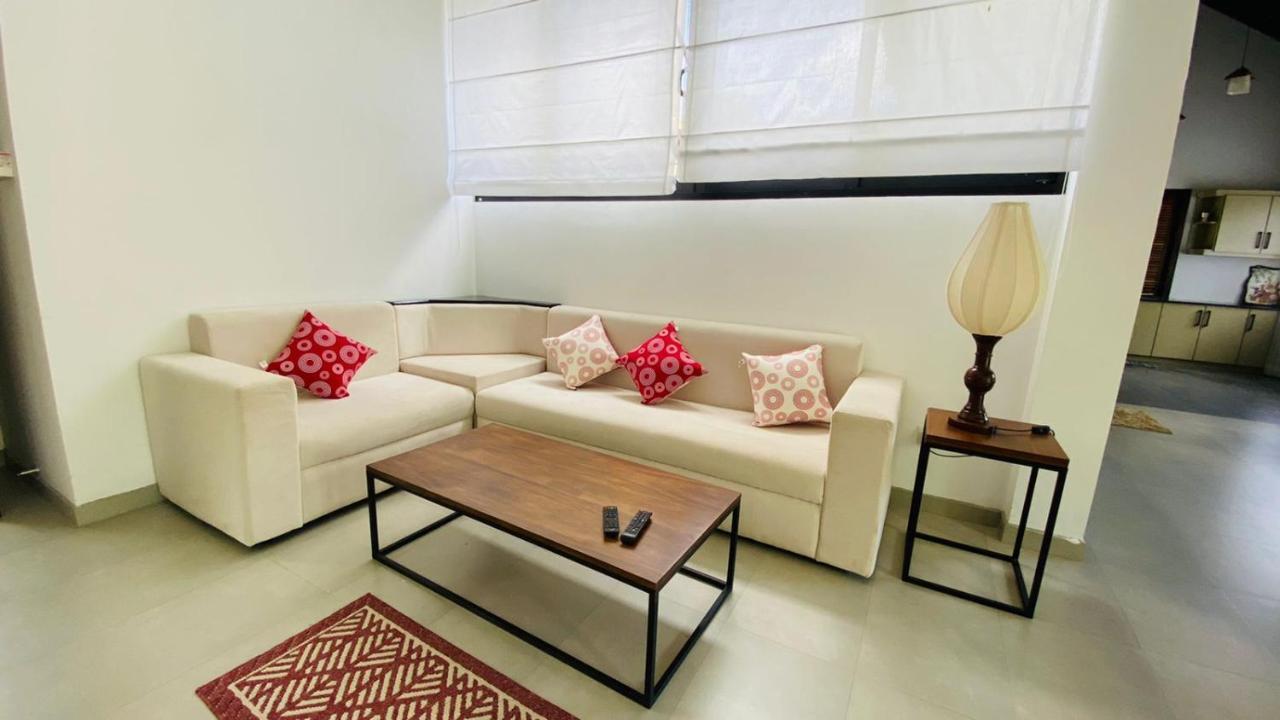 קנדי Travel Inn Deluxe Anniewatta מראה חיצוני תמונה